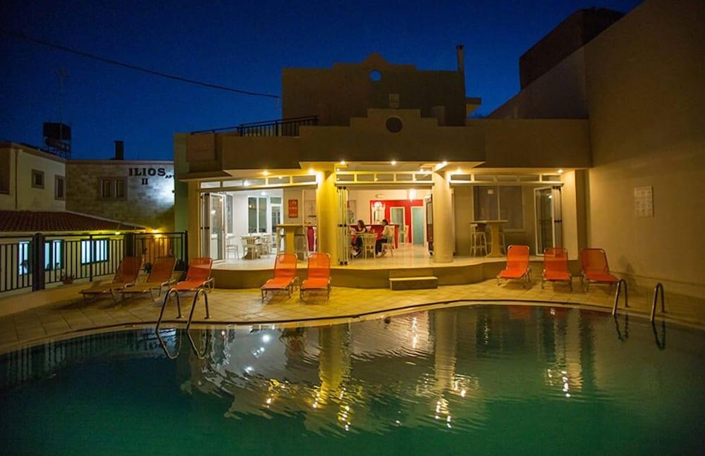 Malia Central Apartments Екстериор снимка