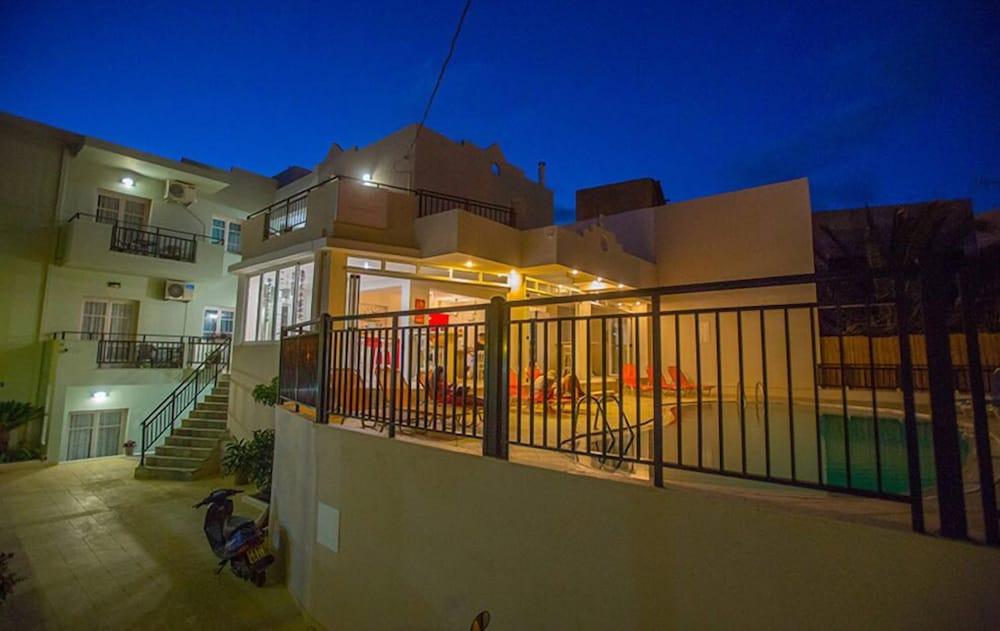 Malia Central Apartments Екстериор снимка